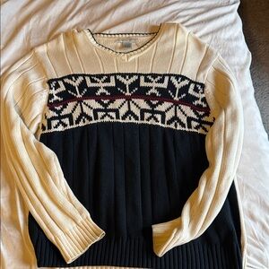 Geoffrey Beene Cream and Black Patterned V-Neck Sweater